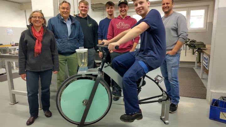 Smoothie Bike für Weilheims Fairtrade-Gruppe